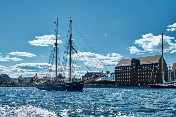 Античний Корабель Туристами Борту Копенгагені Данія — стокове фото