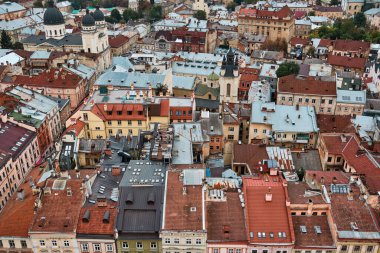 Belediyeden eski kasabaya manzara. Lviv, Ukrayna.