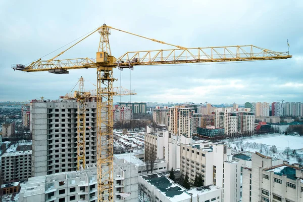 Bouwkraan Achtergrond Van Winterstad Kiev Oekraïne — Stockfoto