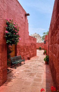 Santa Catalina de Siena Manastırı 'ndaki resim bahçesinde. Rica ederim, Peru..