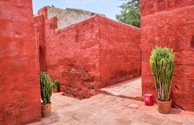 Santa Catalina de Siena Manastırı 'ndaki resim bahçesinde. Rica ederim, Peru..