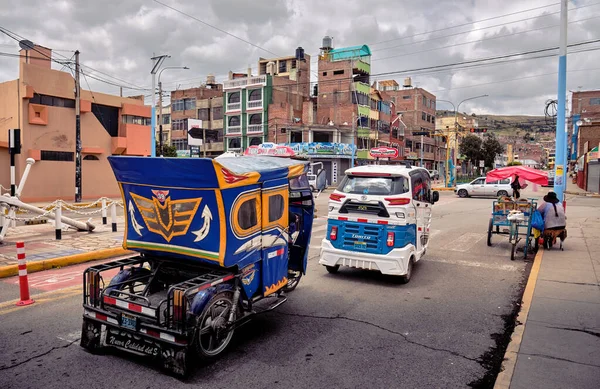 Puno Peru Janeiro 2022 Mototaxis Comércio Rua Nas Ruas Cidade — Fotografia de Stock