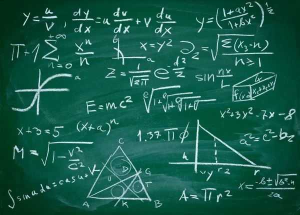 Μαθηματικοί τύποι περί σχολικής εκπαίδευσης του μαυροπίνακα — Φωτογραφία Αρχείου