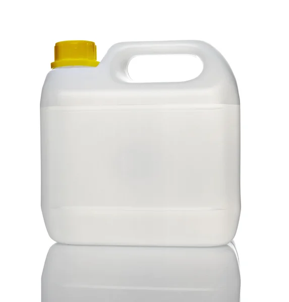 Bílý galon kontejner s vodou nebo benzínem — Stock fotografie