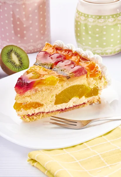 Piece of cake on plate — Stock Photo, Image