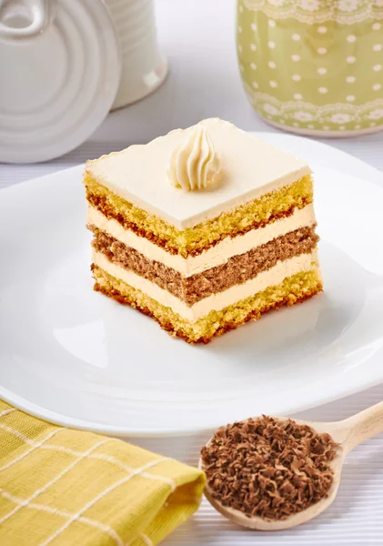 Piece of cake on plate — Stock Photo, Image