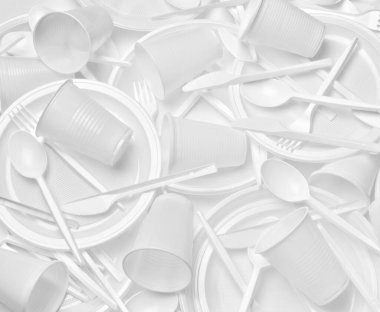 Plastik çatal bıçaklı çatal bıçak geri dönüşümlü tek kullanımlık tabak.