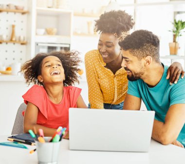 Bilgisayar eğitimi, baba, anne, çocuk, kız, çocuk, çocuk, ev ödevi, sınıf ödevi.