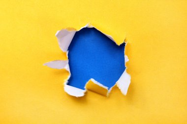 iletiler için bir yer ile yırtık kağıt