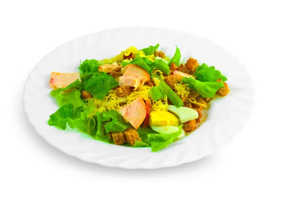 Snack Salat Schinken Käse Ei frittiertes Brot und Gemüse auf einem weißen bac — Stockfoto