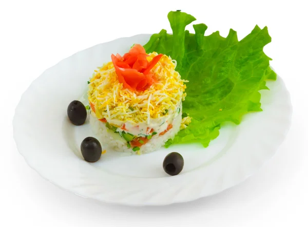Рисовый салат оливки блюдо питания изолированы на белом фоне — стоковое фото