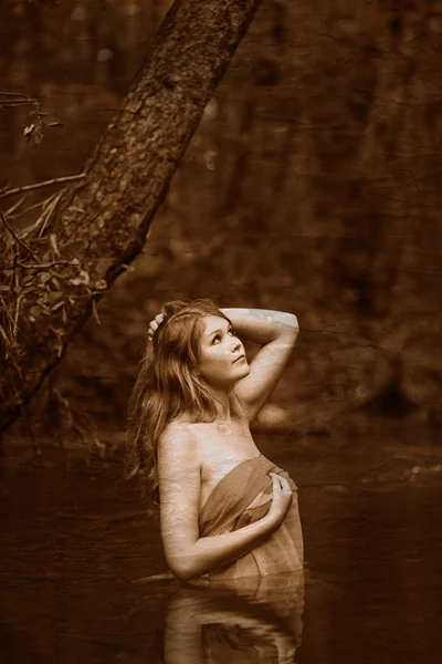 Retro black and white photo of sepia Blonde nude young woman sta — Stock Photo, Image