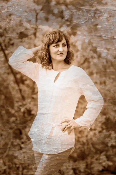 Retro black and white photo of sepia beautiful woman cheerful br — Stock Photo, Image