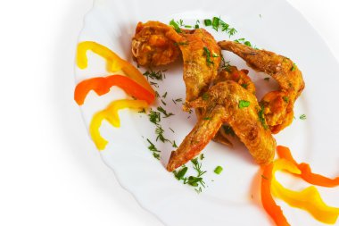domuz kızartma yemek beyaz zemin üzerine izole bir tavuk