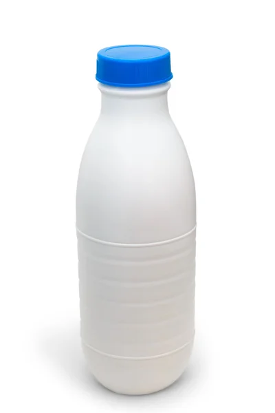 Kunststoff-Milchflasche isoliert auf weiß — Stockfoto