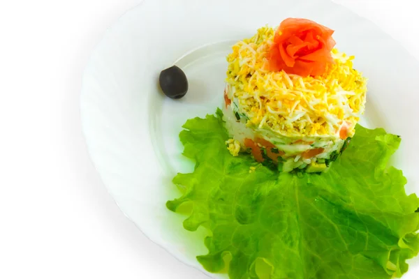 Salade rijst smakelijke olijven voedsel schotel geïsoleerde witte achtergrond — Stockfoto