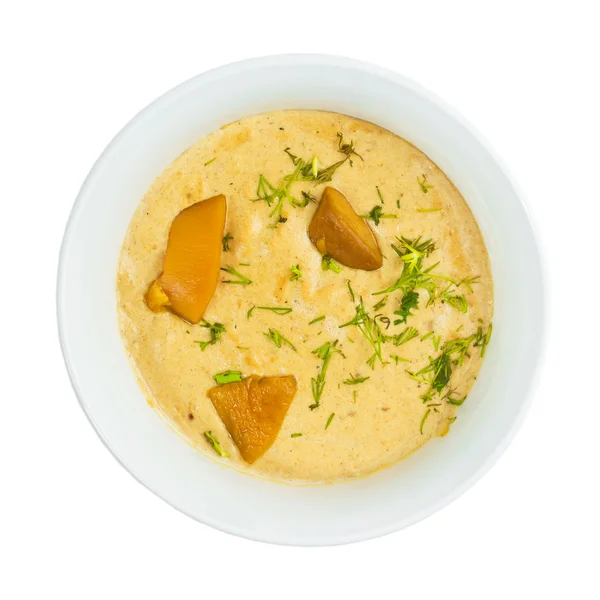 Грибы суп тарелки пищи изолированы на белом фоне обрезки — стоковое фото