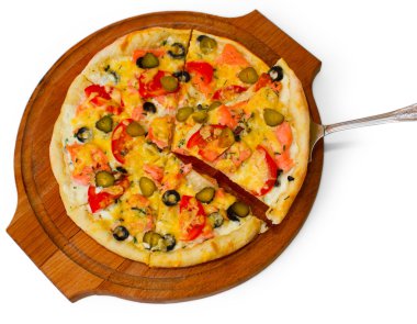 Salatalık beyaz pizza yemek peynir İtalyan domates yemek izole.