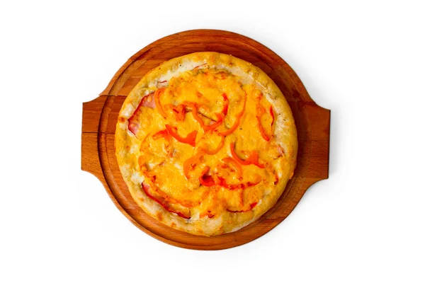 Pizza al forno cena veloce una crosta di formaggio italiano prosciutto alimentare isolato — Foto Stock