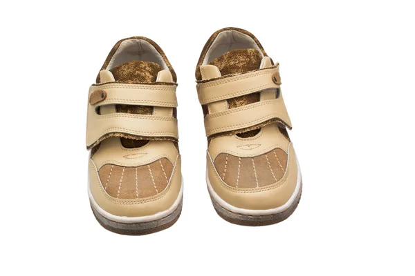 Geïsoleerde schoenen witte Schoenpoetsen kind twee paar nieuwe baby jongen kleine voet — Stockfoto