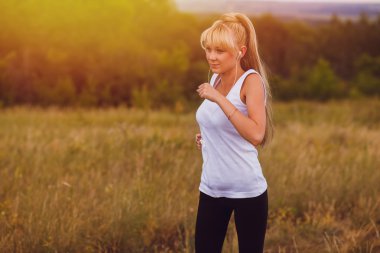 kadın Runner doğa yaşam tarzı kadın koşma kız fitness spor