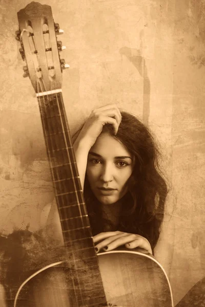 Beautiful young adult nude woman holding an acoustic guitar art — Stock Photo, Image