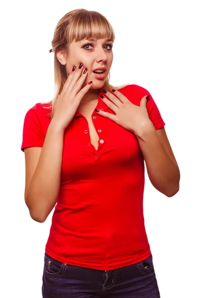 Kvinna ansikte förvånad i en röd skjorta — Stockfoto