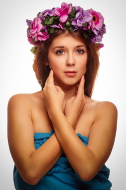 güzel model kadın yüz güzellik yakın çekim kafa, çelenk çiçek