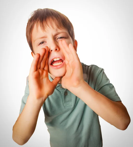 Ragazzo adolescente chiamando grida aperto la bocca emozione — Foto Stock