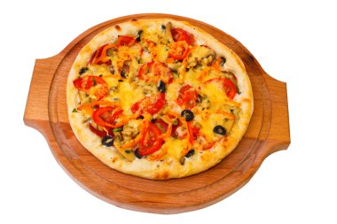 iştah açıcı, ahşap tepsi peynirli pizza yakın çekim
