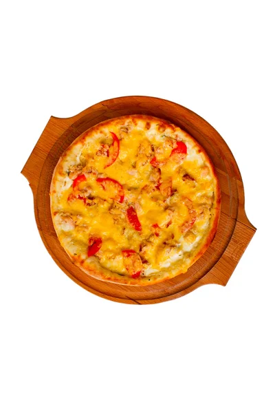 Pişmiş pizza hızlı yemek kabuk İtalyan gıda peynir tomat izole — Stok fotoğraf
