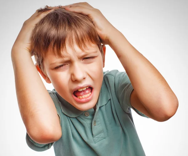 Niño niño molesto grito enojado produce retrato de la cara mal aislado — Foto de Stock