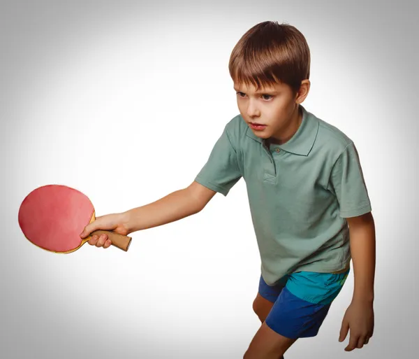 Gris tenis mesa joven niño diversión deporte jugar raqueta jugando ping p — Foto de Stock