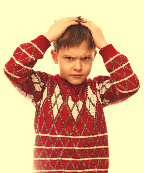 Jongen houdt zijn hoofd pijn een jongeman handen stress en depressio — Stockfoto