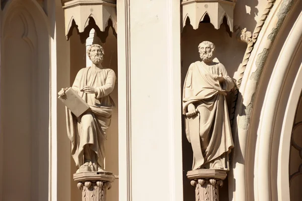 As figuras dos santos na catedral católica — Fotografia de Stock