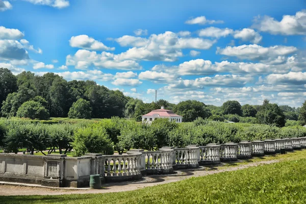 The Marly Palace. Peterhof (Petrodvorets), St. Petersburg, Russi — Stock Photo, Image