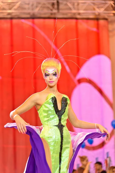 Show de maquillaje creativo en el festival de la belleza — Foto de Stock