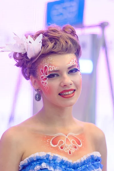 Pokaż kreatywnych makijaż na festiwalu piękna — Zdjęcie stockowe