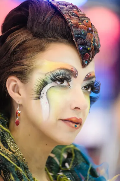 Kreativa makeup show på festivalen av skönhet — Stockfoto