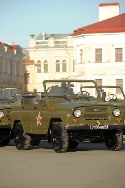 Vehículo del ejército ruso antes del desfile del Día de la Victoria —  Fotos de Stock