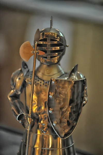 Estátua de um cavaleiro medieval — Fotografia de Stock