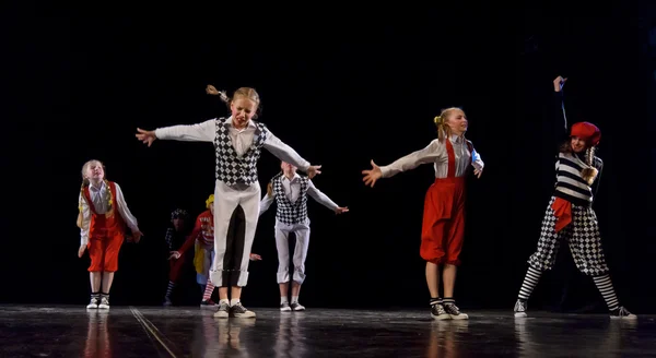 Dance performance on stage, Festival of children 's dance groups, St. Petersburg, Russia . — стоковое фото