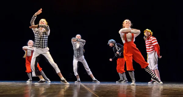 Dance performance on stage, Festival of children 's dance groups, St. Petersburg, Russia . — стоковое фото