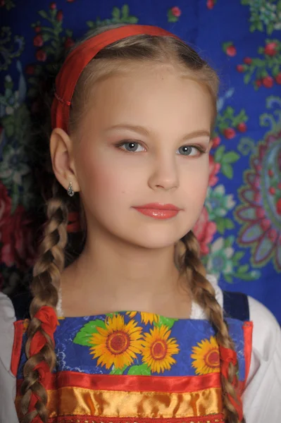 Girl in national russian costume. — Stock Photo, Image