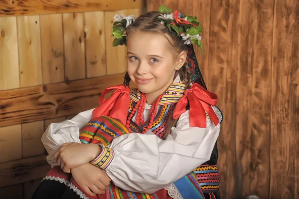 Polsk flicka i nationella kostym krakow — Stockfoto
