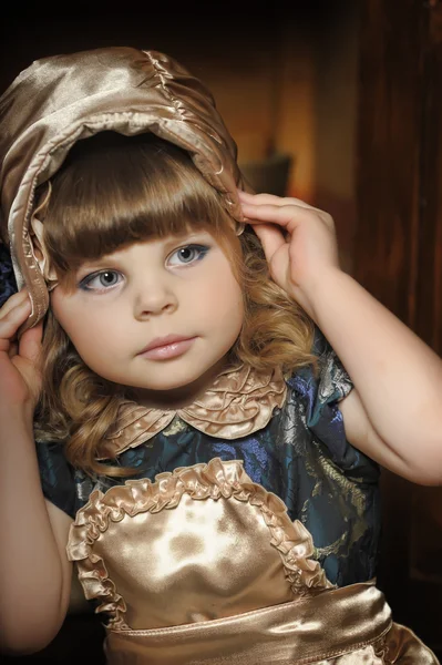 Girl in a vintage room — Stock Photo, Image