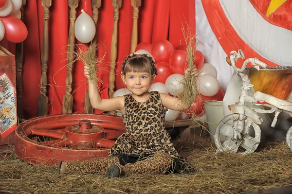 Chica en el circo — Foto de Stock