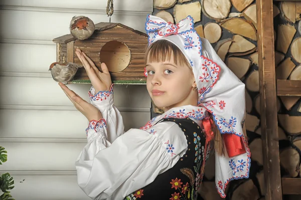 Polnisches Mädchen im Kostüm — Stockfoto