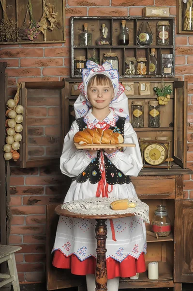 Polnisches Mädchen im Kostüm — Stockfoto