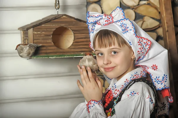 Menina polonesa em traje — Fotografia de Stock